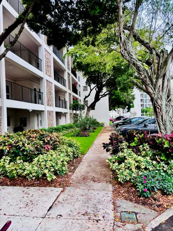 $1,750 | 2900 North Palm Aire Drive, Unit 206, Pompano Beach, FL 33069