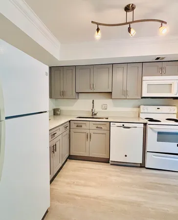 $1,750 | 2900 North Palm Aire Drive, Unit 206, Pompano Beach, FL 33069