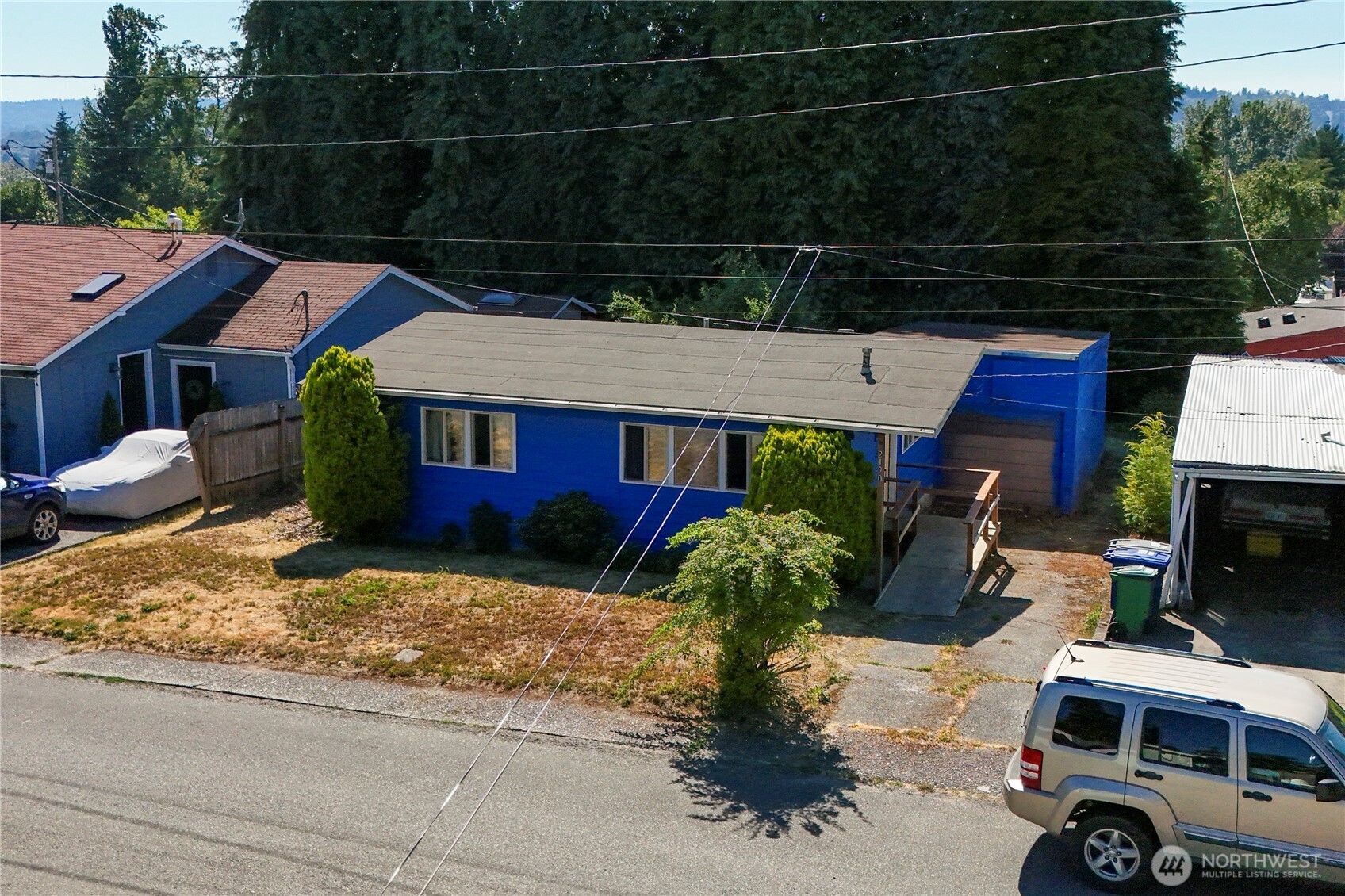2190 Northeast 9th Place Renton, WA 98056 - Photo 3 of 31