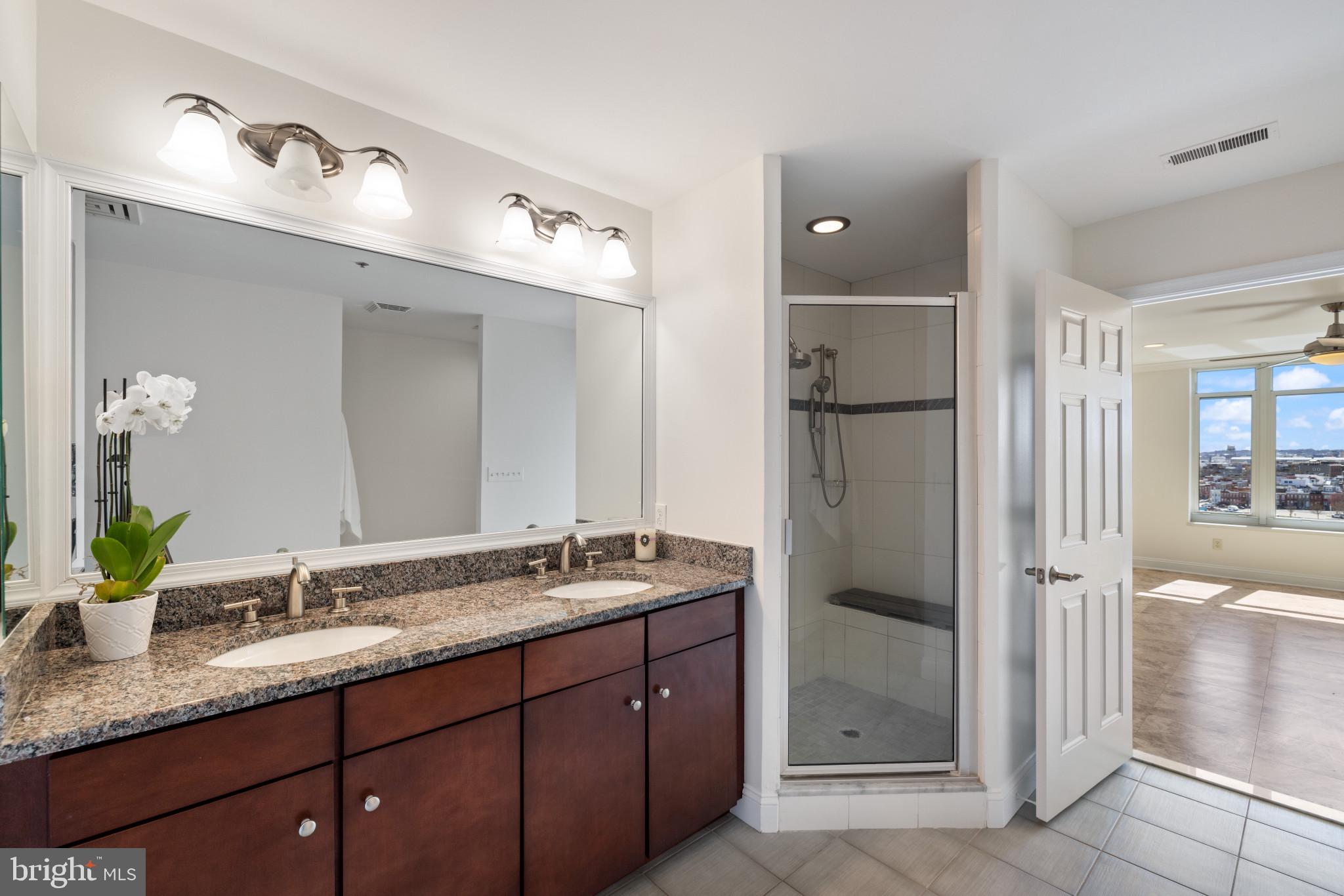 100 Harborview Drive, Unit 910 Baltimore, MD 21230 - Photo 14 of 44 Primary Bathroom - separate shower