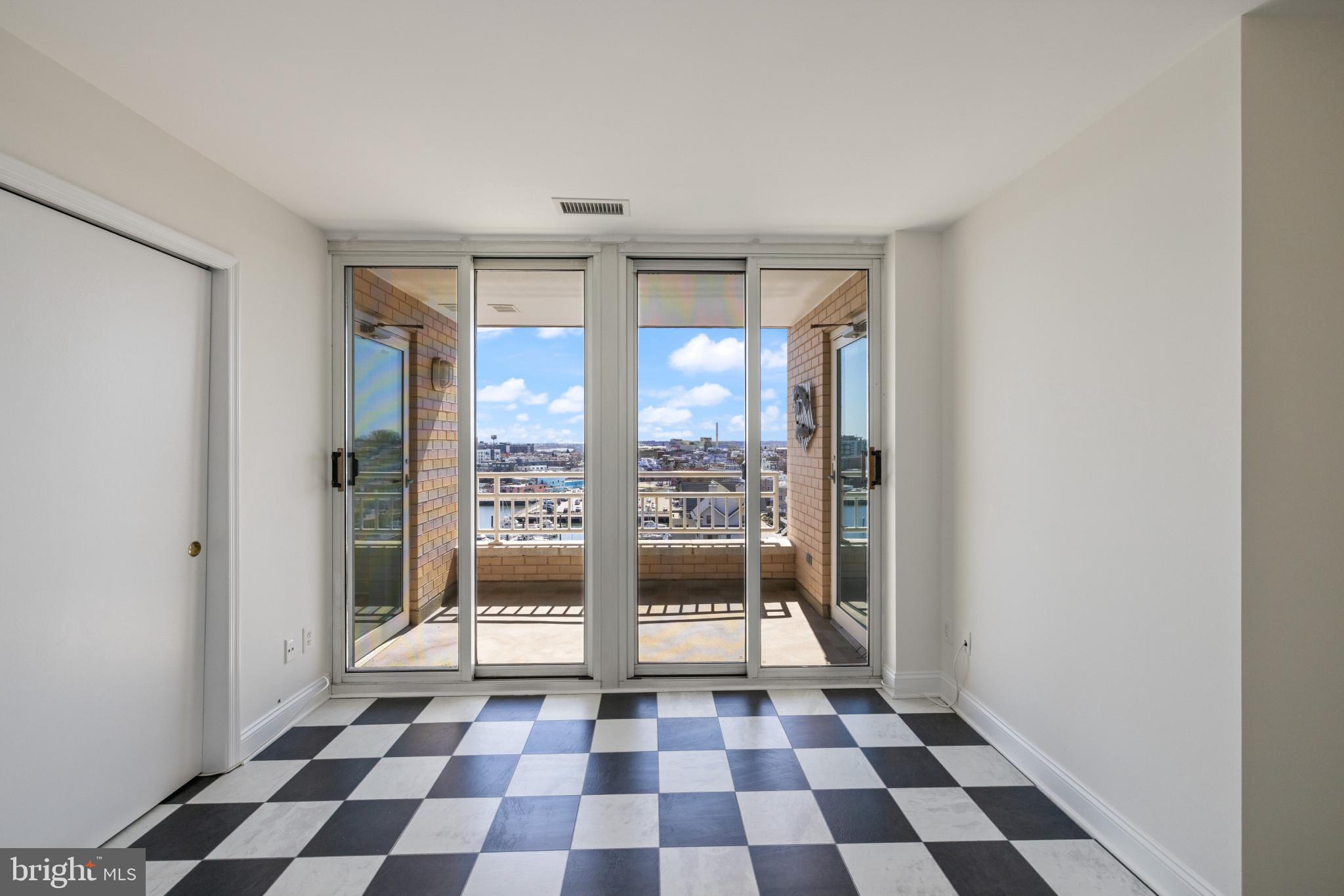 100 Harborview Drive, Unit 910 Baltimore, MD 21230 - Photo 21 of 44 Third Bedroom/Den unstaged