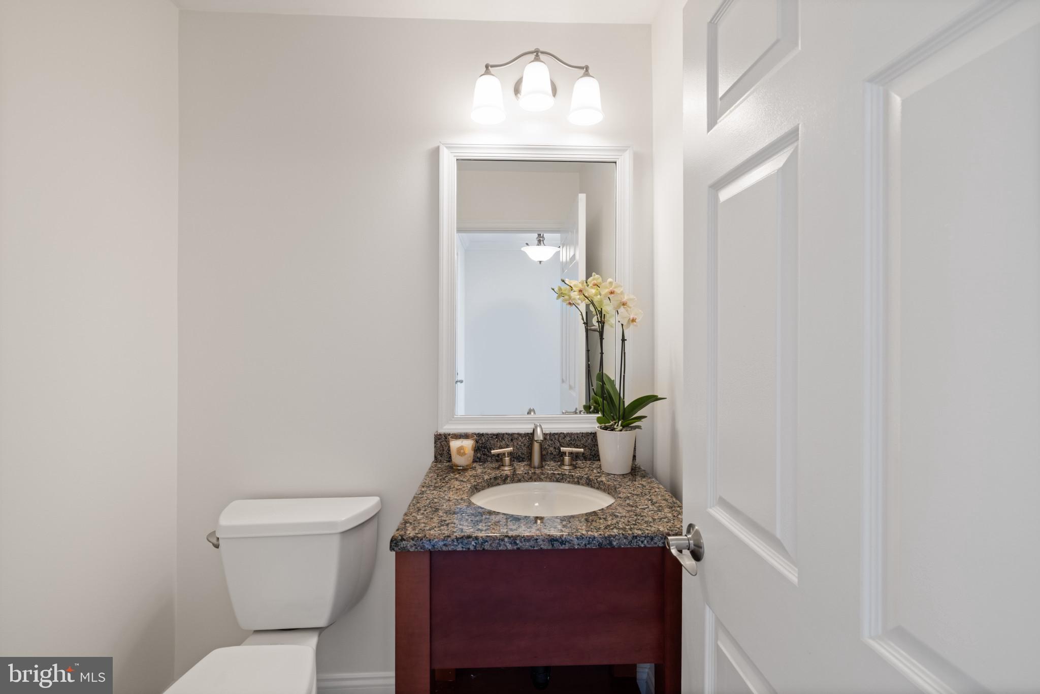 100 Harborview Drive, Unit 910 Baltimore, MD 21230 - Photo 24 of 44 Half Bath