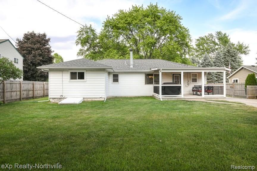 2722 Culbertson Avenue Rochester Hills, MI 48307 - Photo 35 of 44