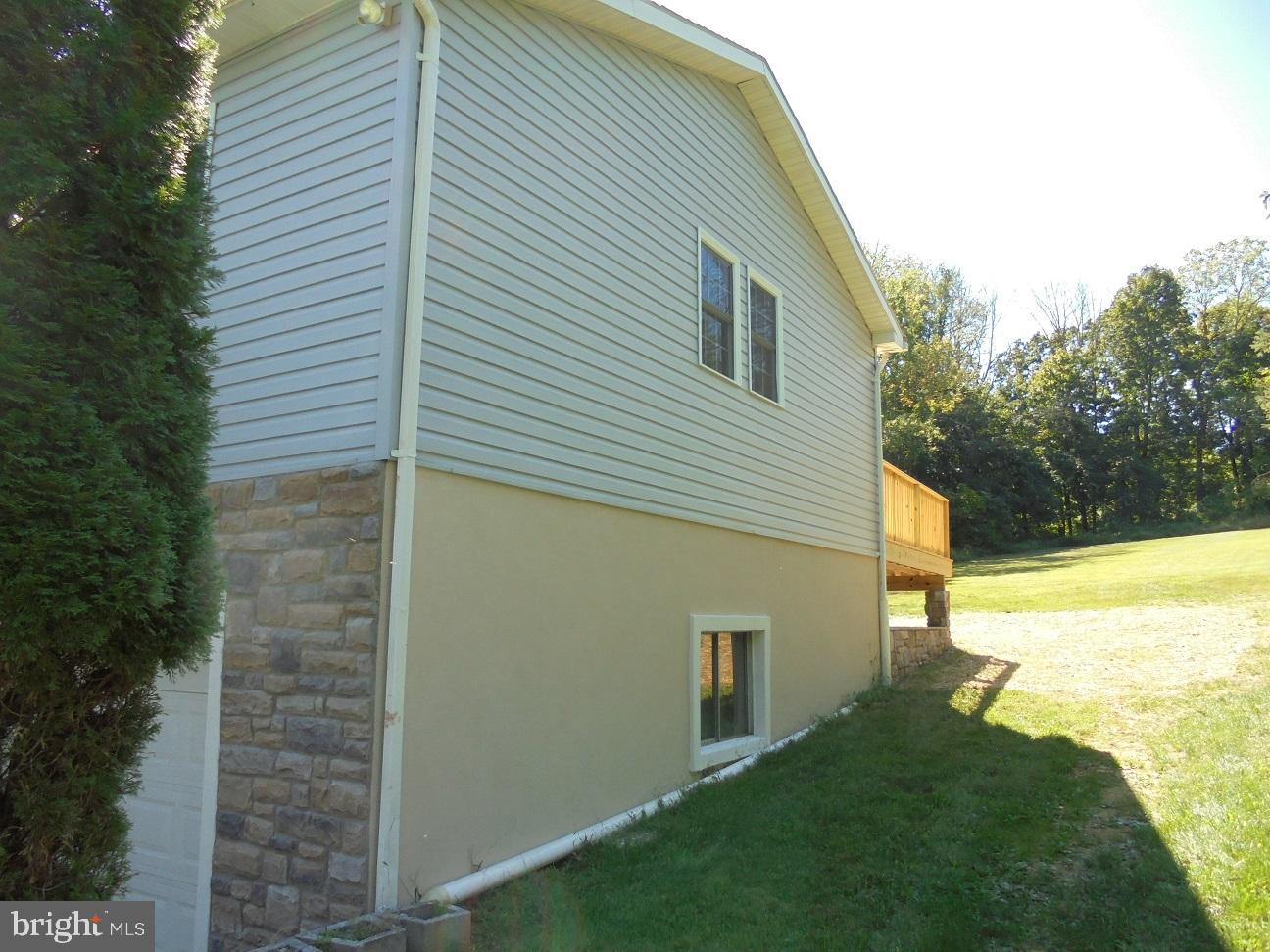 98 Blemker Road Reading, PA 19606 - Photo 8 of 35