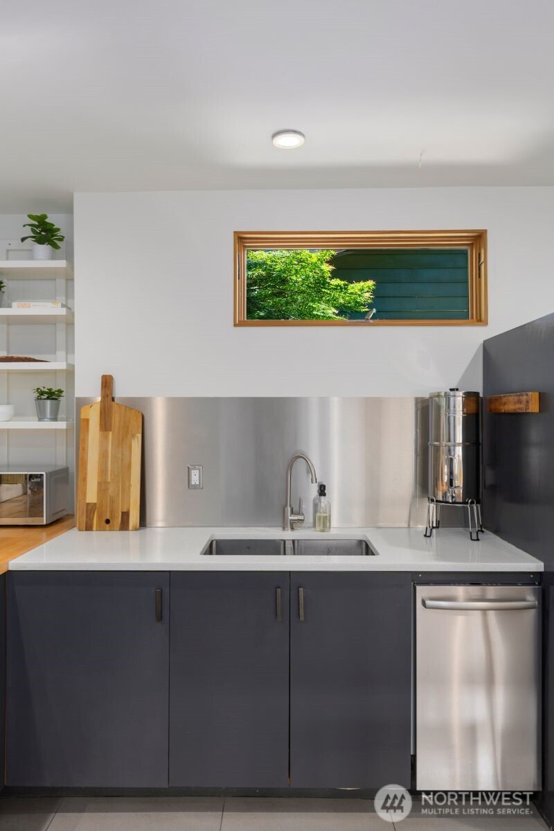 6029 45th Avenue Southwest Seattle, WA 98136 - Photo 13 of 38