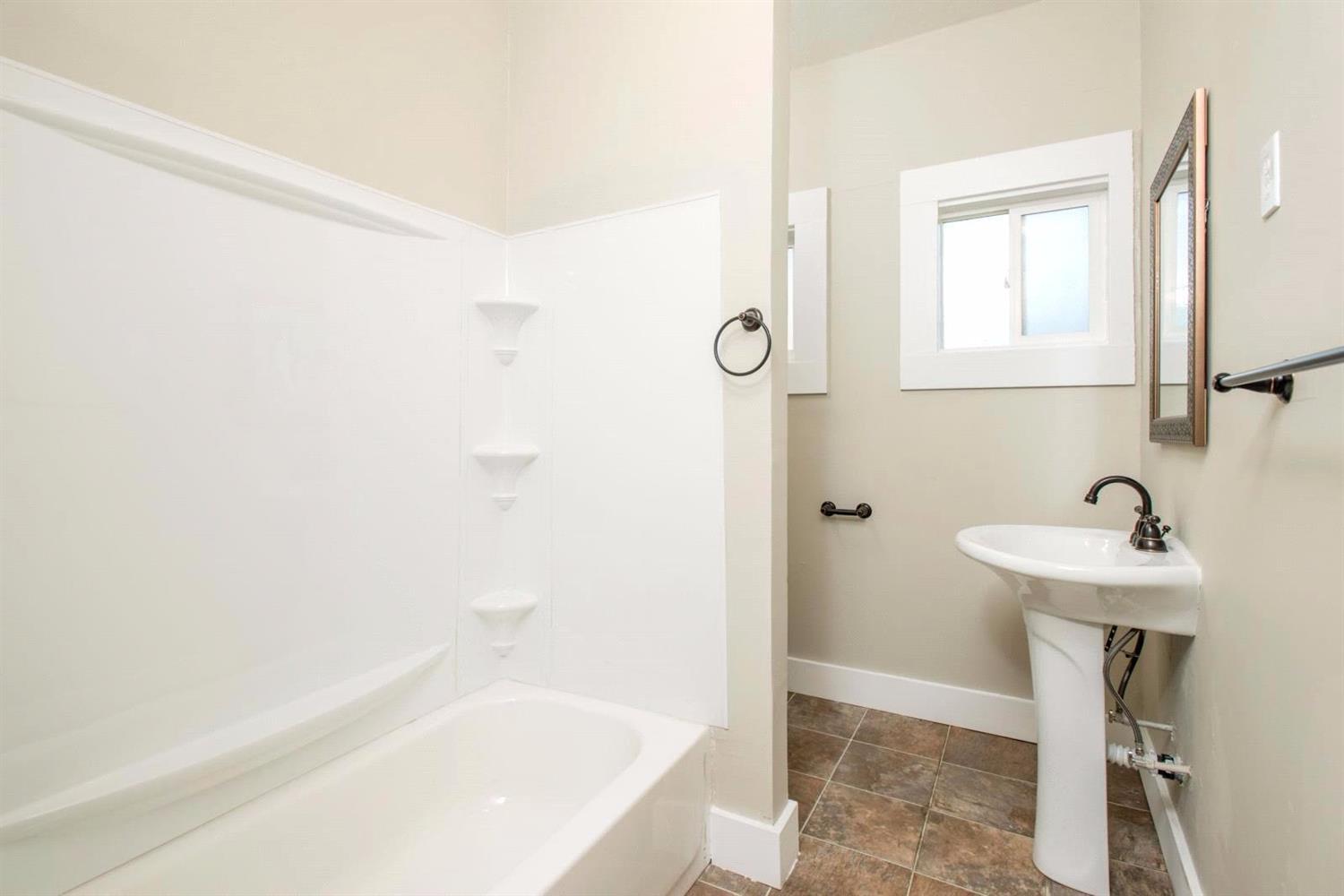 504 East Main Street Fowler, CA 93625 - Photo 21 of 34 Gallery Image 21