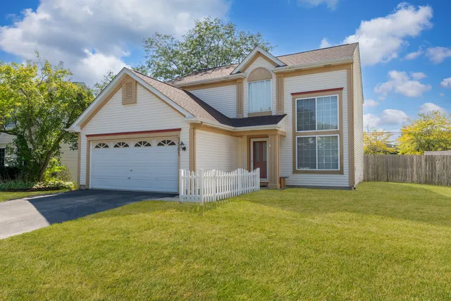 $354,900 | 1501 Belle Haven Drive, Grayslake, IL 60030