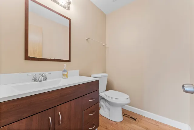 $354,900 | 1501 Belle Haven Drive, Grayslake, IL 60030