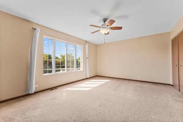 $354,900 | 1501 Belle Haven Drive, Grayslake, IL 60030