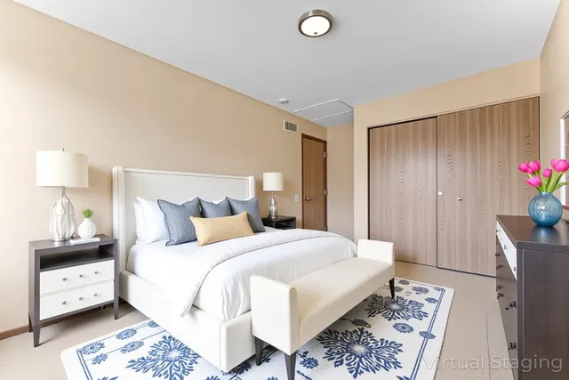 $354,900 | 1501 Belle Haven Drive, Grayslake, IL 60030