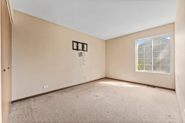 $354,900 | 1501 Belle Haven Drive, Grayslake, IL 60030