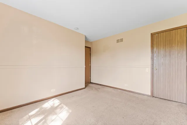 $354,900 | 1501 Belle Haven Drive, Grayslake, IL 60030