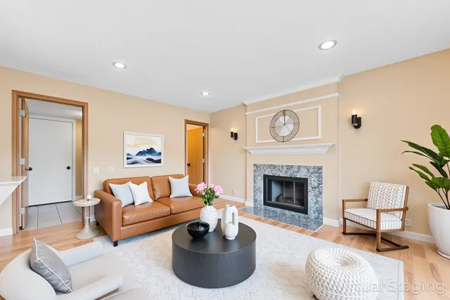 $354,900 | 1501 Belle Haven Drive, Grayslake, IL 60030