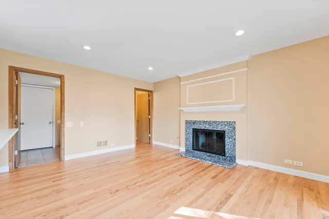 $354,900 | 1501 Belle Haven Drive, Grayslake, IL 60030