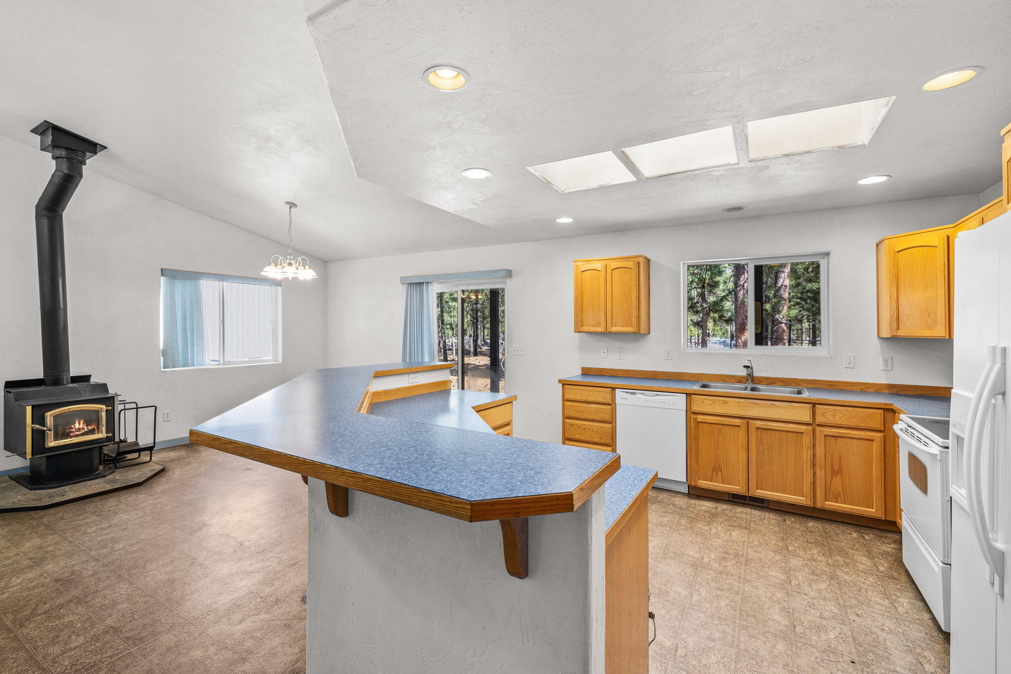 52140 Foxtail Road La Pine, OR 97739 - Photo 9 of 36 FOXTAIL 21