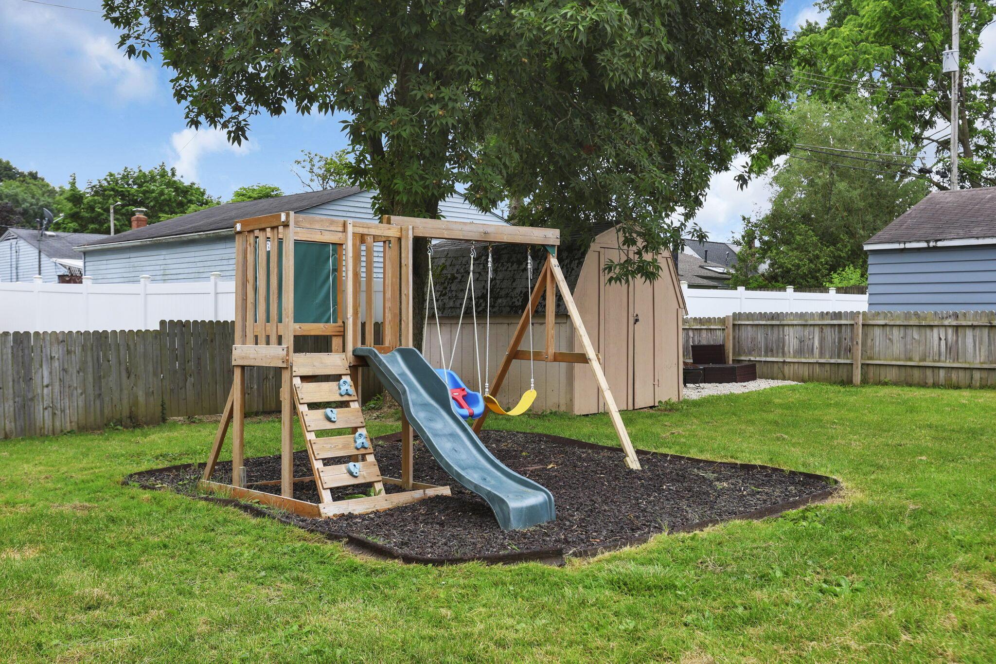 372 Sturbridge Road Columbus, OH 43228 - Photo 50 of 50 Playhouse