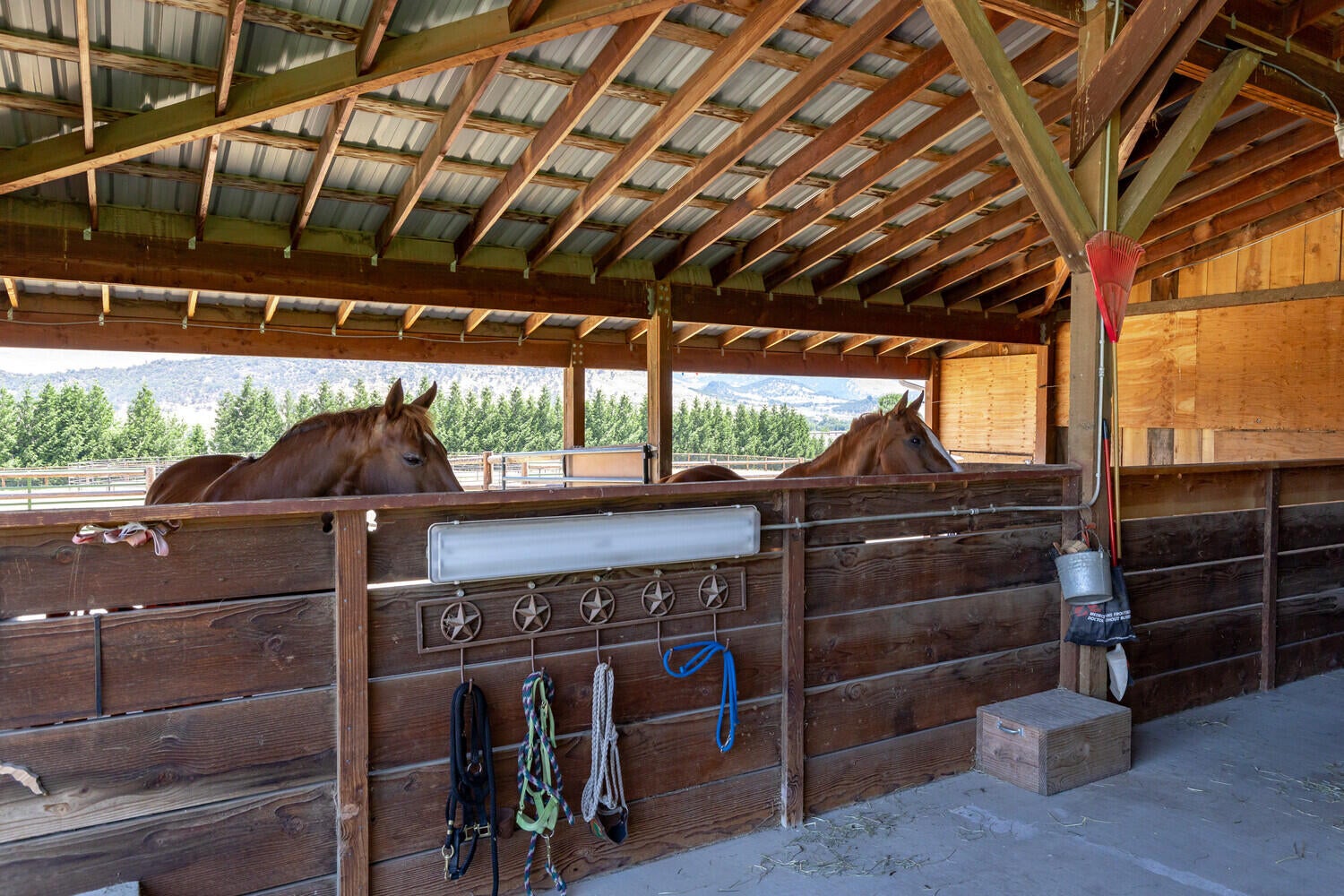 518 Crowson Road Ashland, OR 97520 - Photo 8 of 65 08_CR_8_mls