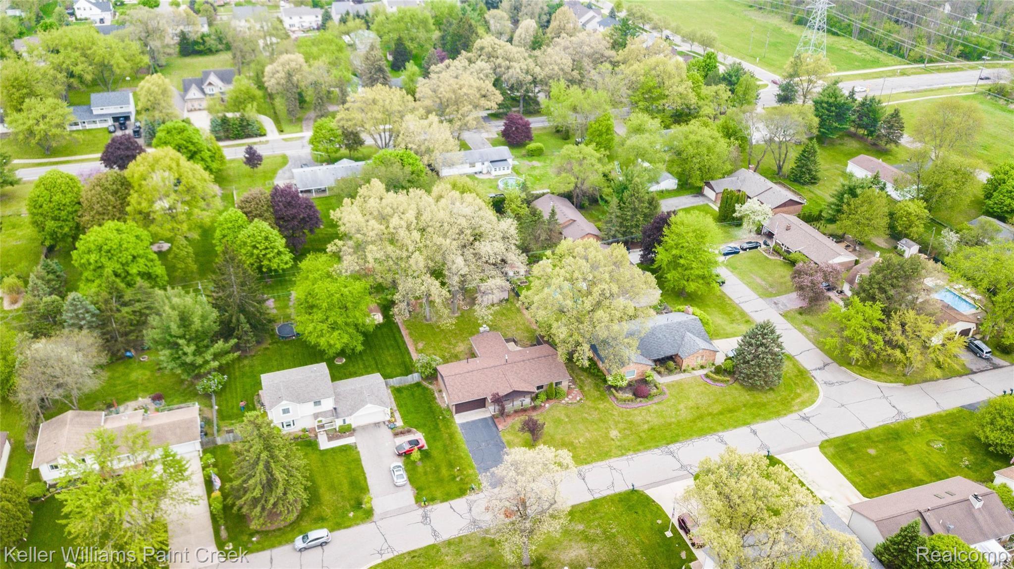 3015 Shewbird Road Wixom, MI 48393 - Photo 24 of 24 DJI_0015.jpg