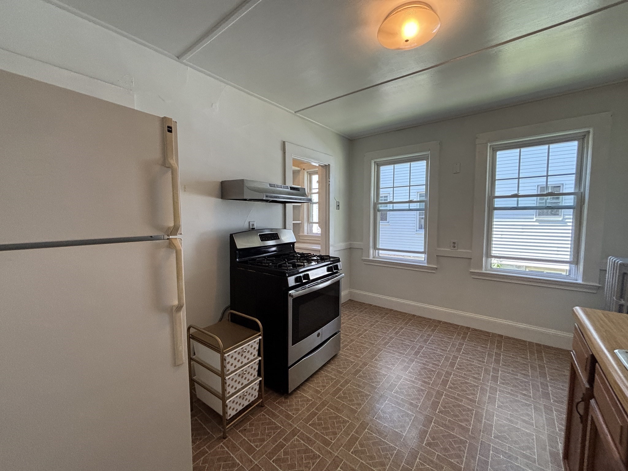 33 Brington Road, Unit 1 Brookline, MA 02445 - Photo 5 of 15 Gallery Image 5