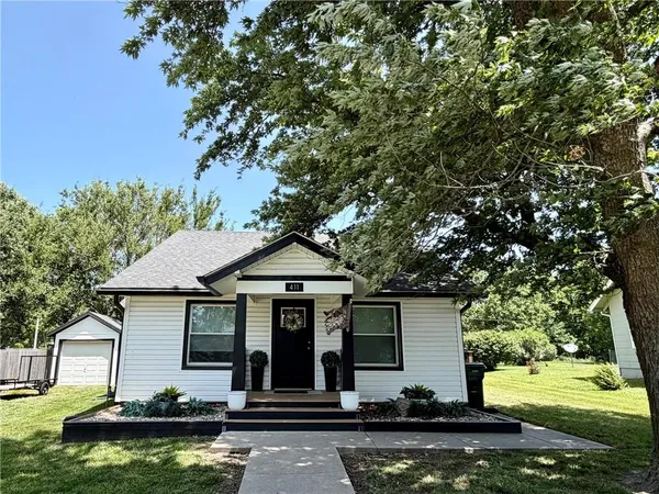 $219,000 | 411 East Walnut Street, Drexel, MO 64742