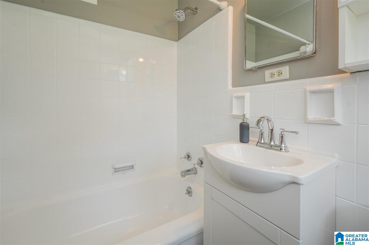 1635 Cresthill Road Birmingham, AL 35213 - Photo 30 of 48 Gallery Image 30