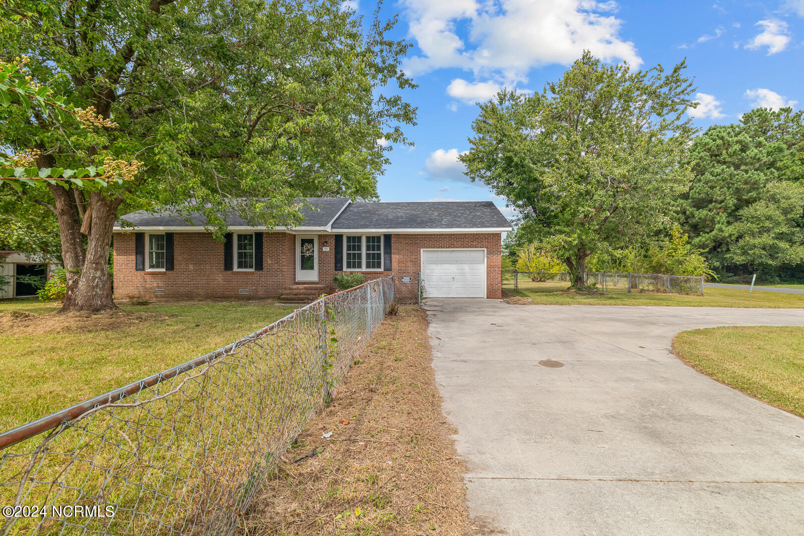 1193 Lake Cole Road Midway Park, NC 28544 - Photo 5 of 35 5