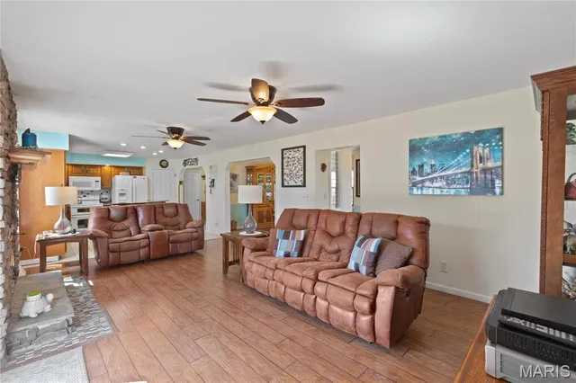 $650,000 | 25346 Pin Oak Road, Truxton, MO 63381