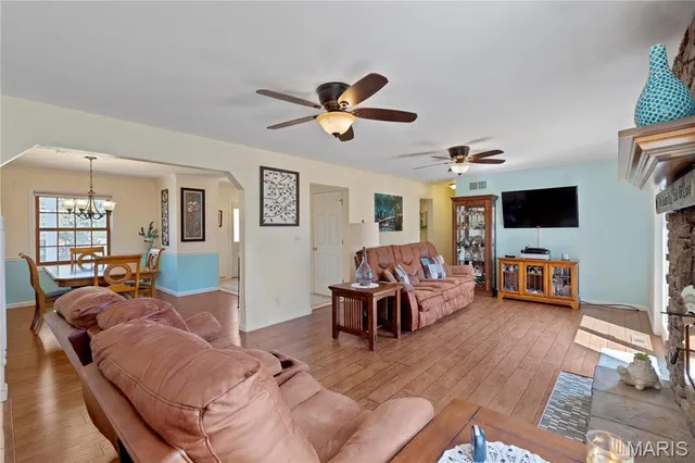 $650,000 | 25346 Pin Oak Road, Truxton, MO 63381