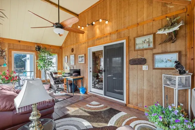 $650,000 | 25346 Pin Oak Road, Truxton, MO 63381