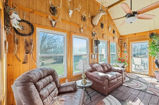 $650,000 | 25346 Pin Oak Road, Truxton, MO 63381