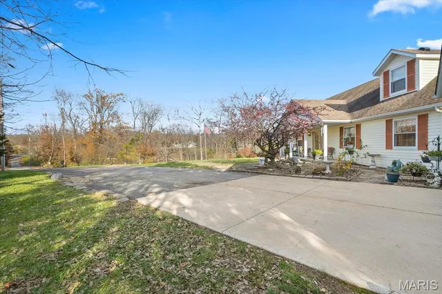 $650,000 | 25346 Pin Oak Road, Truxton, MO 63381
