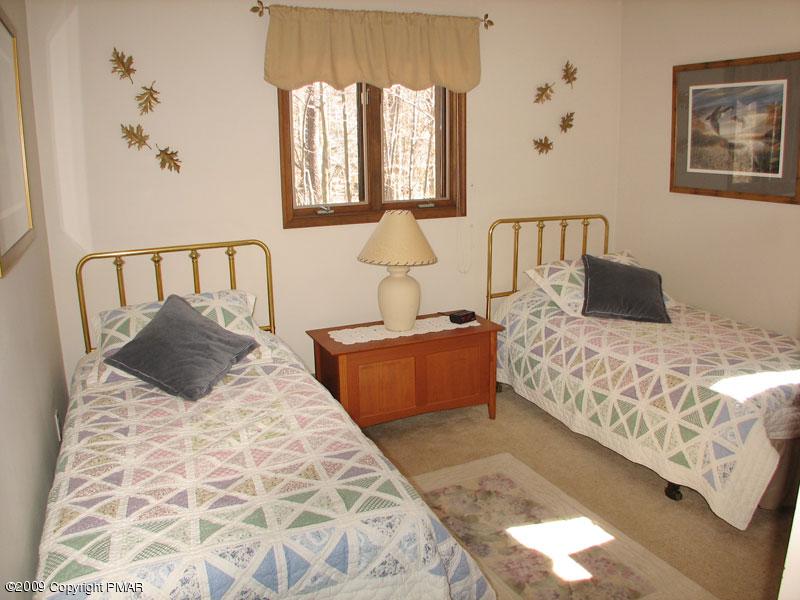 13 Cumberland Road Pocono Pines, PA 18350 - Photo 14 of 16 3rd Bedroom