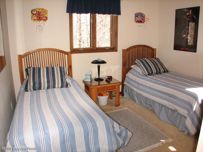 13 Cumberland Road Pocono Pines, PA 18350 - Photo 15 of 16 4th Bedroom