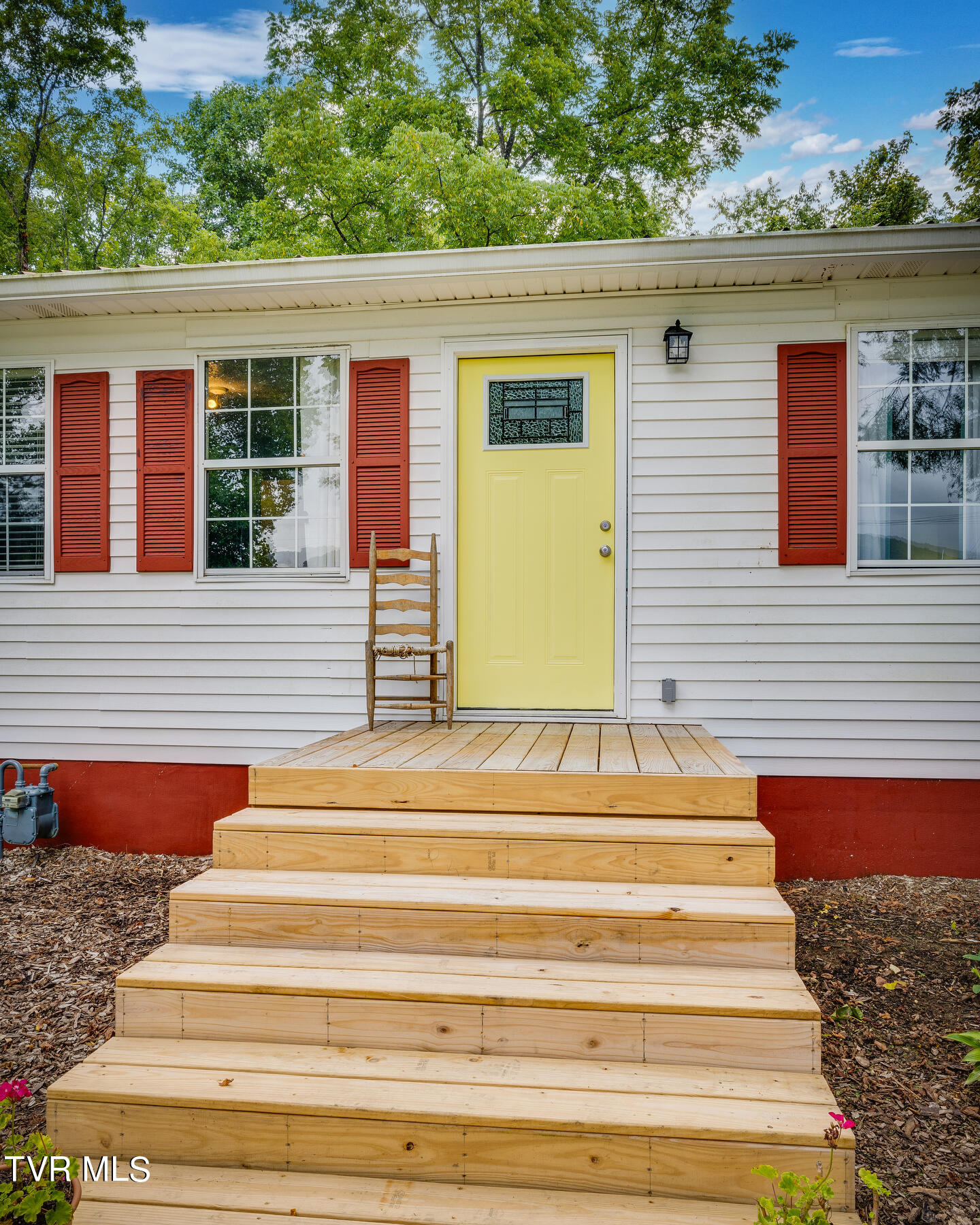 175 Witcher Lane Erwin, TN 37650 - Photo 7 of 41 Front Entrance