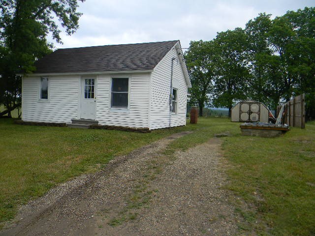 1072 North 29 Road Cadillac, MI 49601 - Photo 2 of 14 1820065-1.JPG