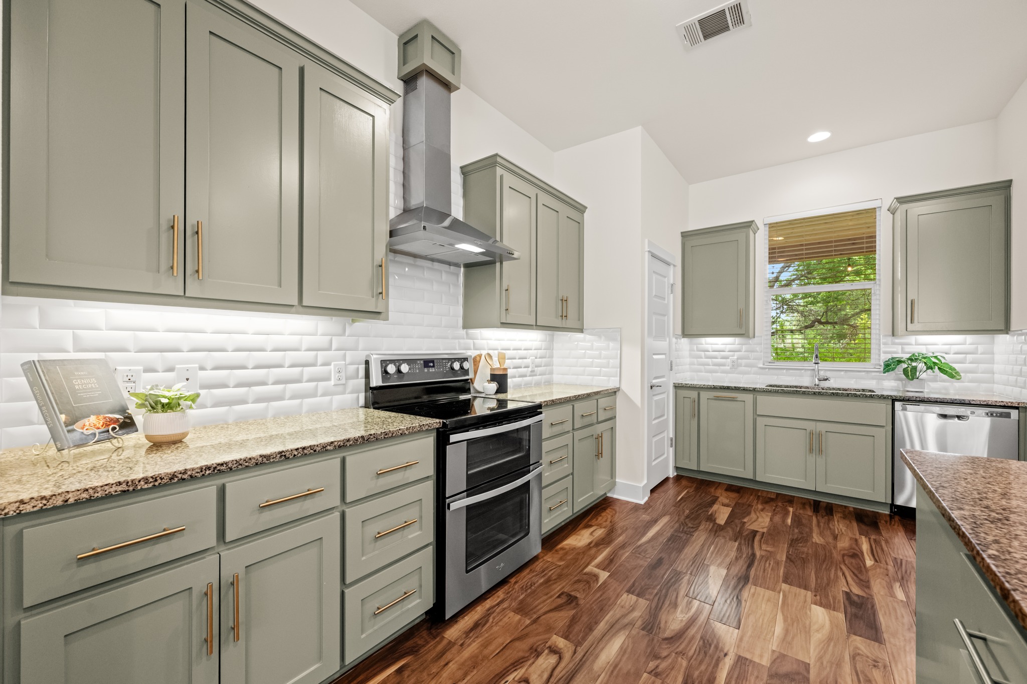 2402 Bahama Road Austin, TX 78733 - Photo 8 of 40