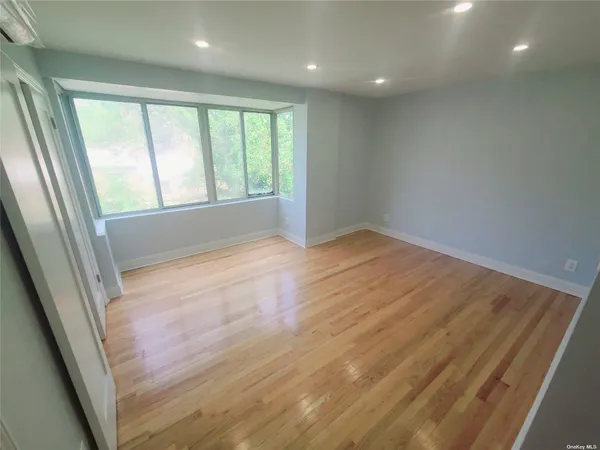 $4,000 | 67-39 Clyde Street | Rego Park