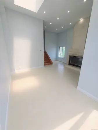 $4,000 | 67-39 Clyde Street | Rego Park