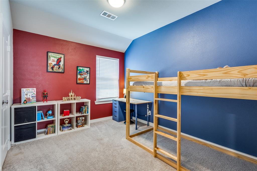 1821 Eagle Landing Van Alstyne, TX 75495 - Photo 29 of 37 Secondary bedroom - 2nd floor