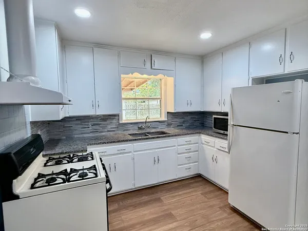 $185,000 | 211 Chelsea Drive, San Antonio, TX 78213