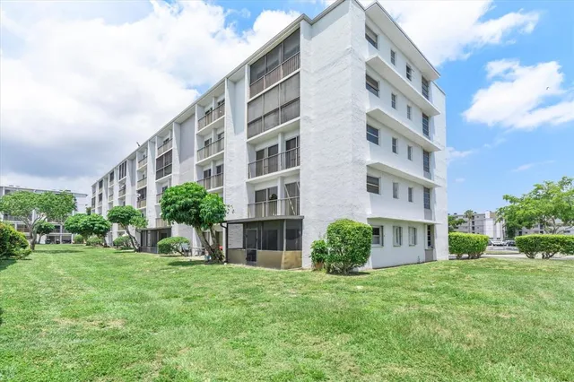 $189,900 | 8610 Sherman Circle North, Unit 103, Miramar, FL 33025