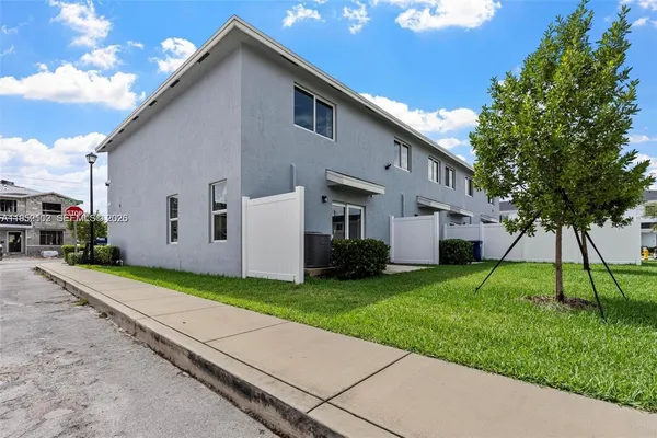 $2,550 | 436 Northwest 10th Street, Unit 436, Florida City, FL 33034