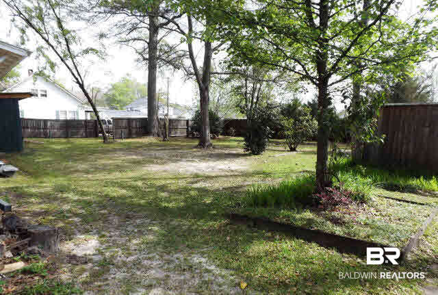 215 West Mclellan Street Brewton, AL 36426 - Photo 2 of 17