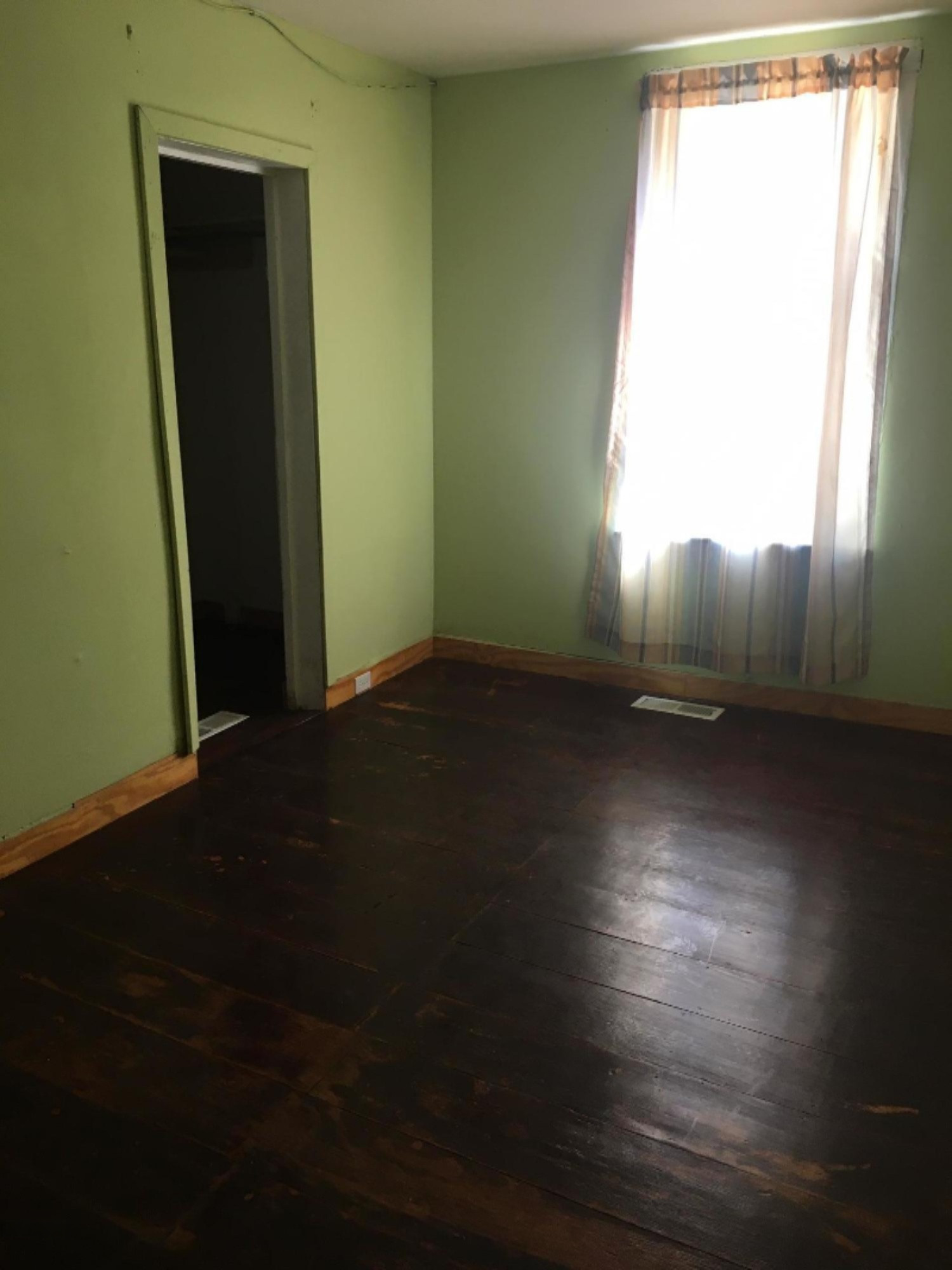 1214 Spring Street Muskegon, MI 49442 - Photo 11 of 21 IMG_6876