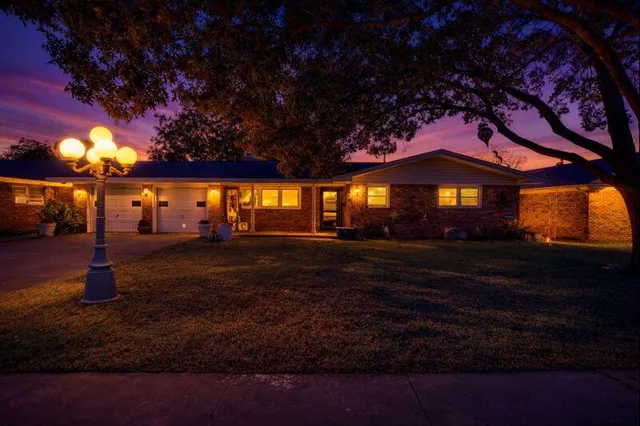 $215,000 | 2120 53rd Street, Lubbock, TX 79412