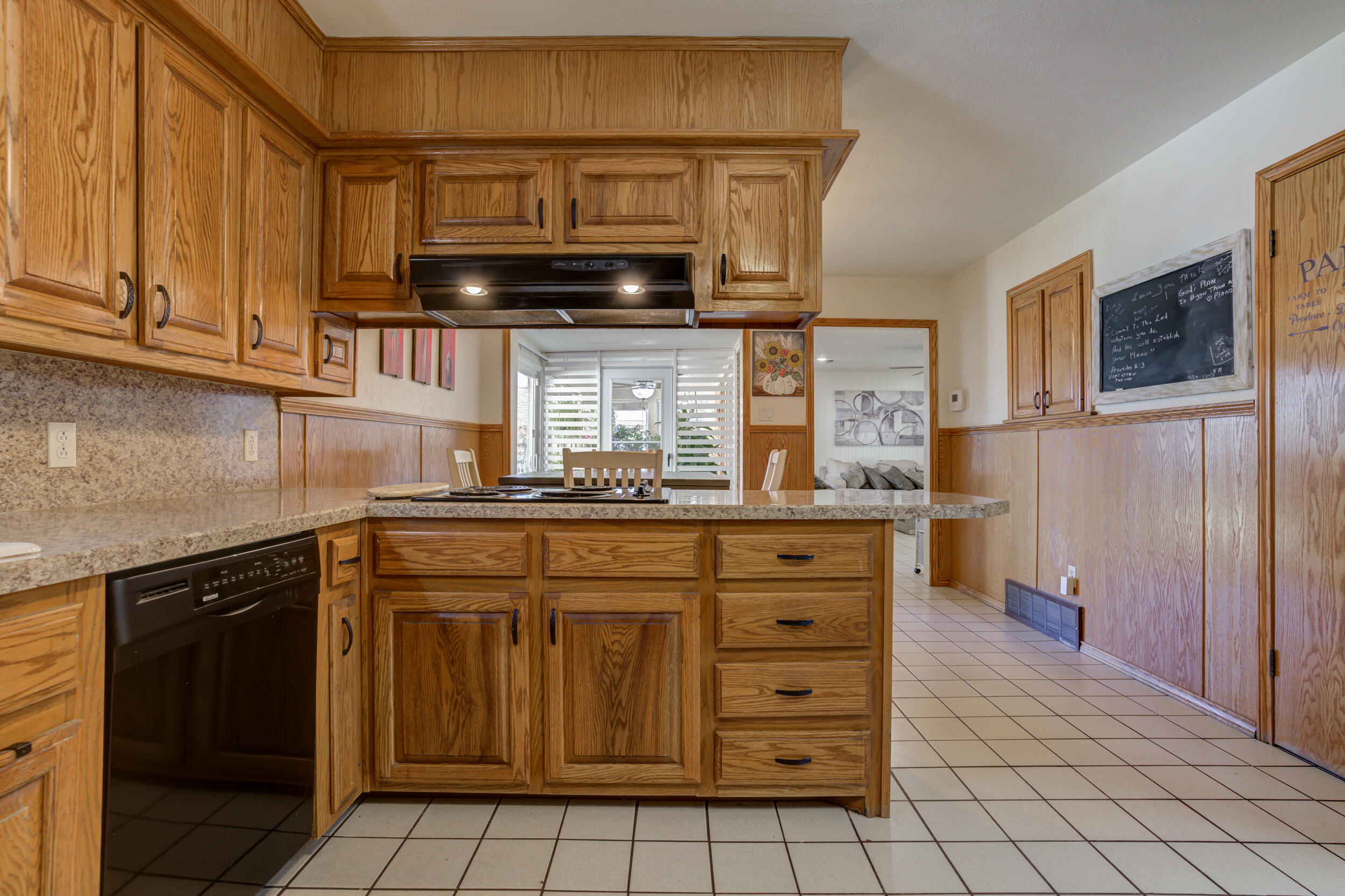2120 53rd Street Lubbock, TX 79412 - Photo 11 of 33 DSC02502_3_4_5_6