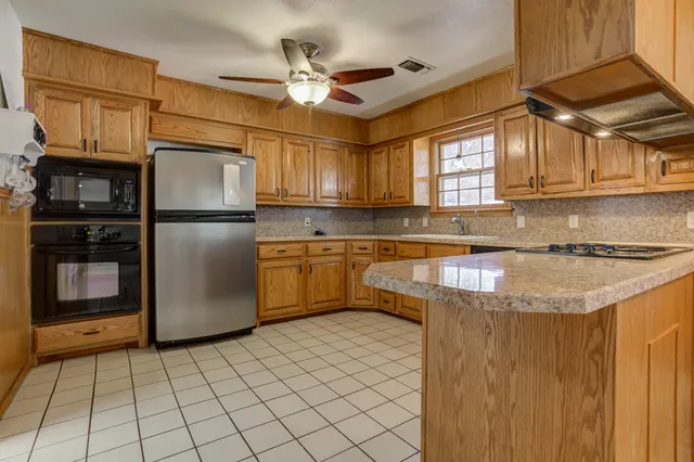 $215,000 | 2120 53rd Street, Lubbock, TX 79412