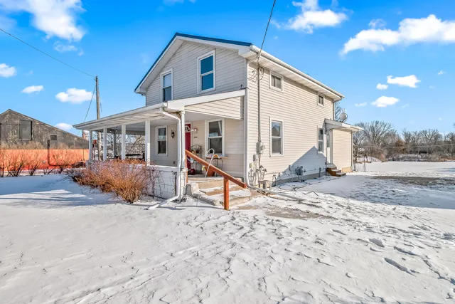 $239,900 | 437 Mckenzie Street, Hudson, MI 49247