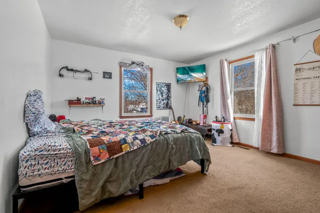 $239,900 | 437 Mckenzie Street, Hudson, MI 49247