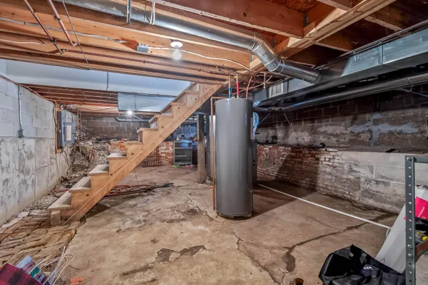 $229,900 | 437 Mckenzie Street, Hudson, MI 49247